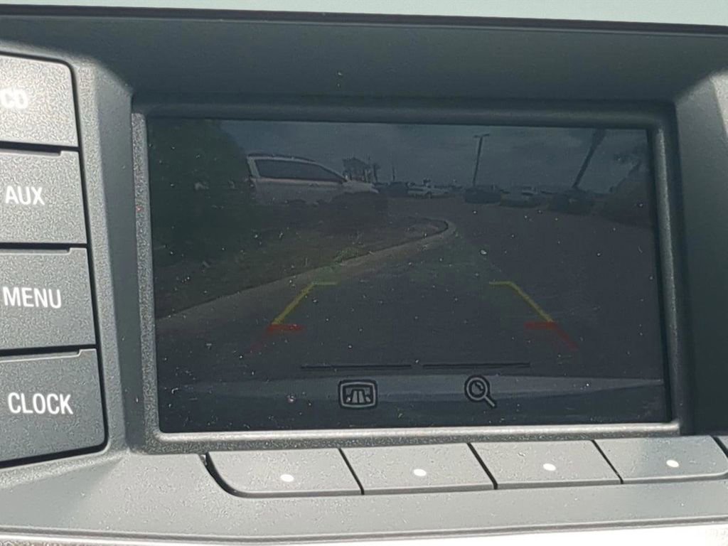 Used 2017 Ford Taurus SEL image 16