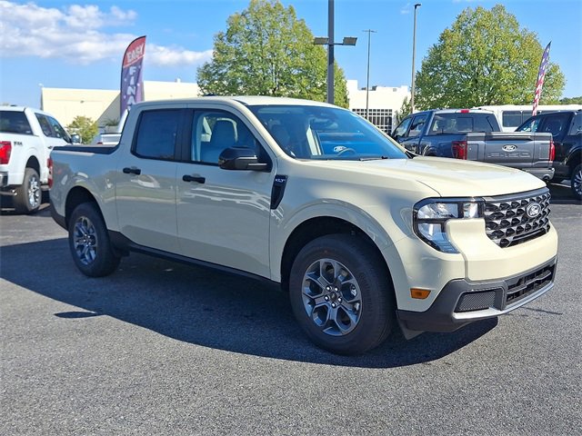 New 2025 Ford Maverick XLT w/ XLT Luxury Package image 2