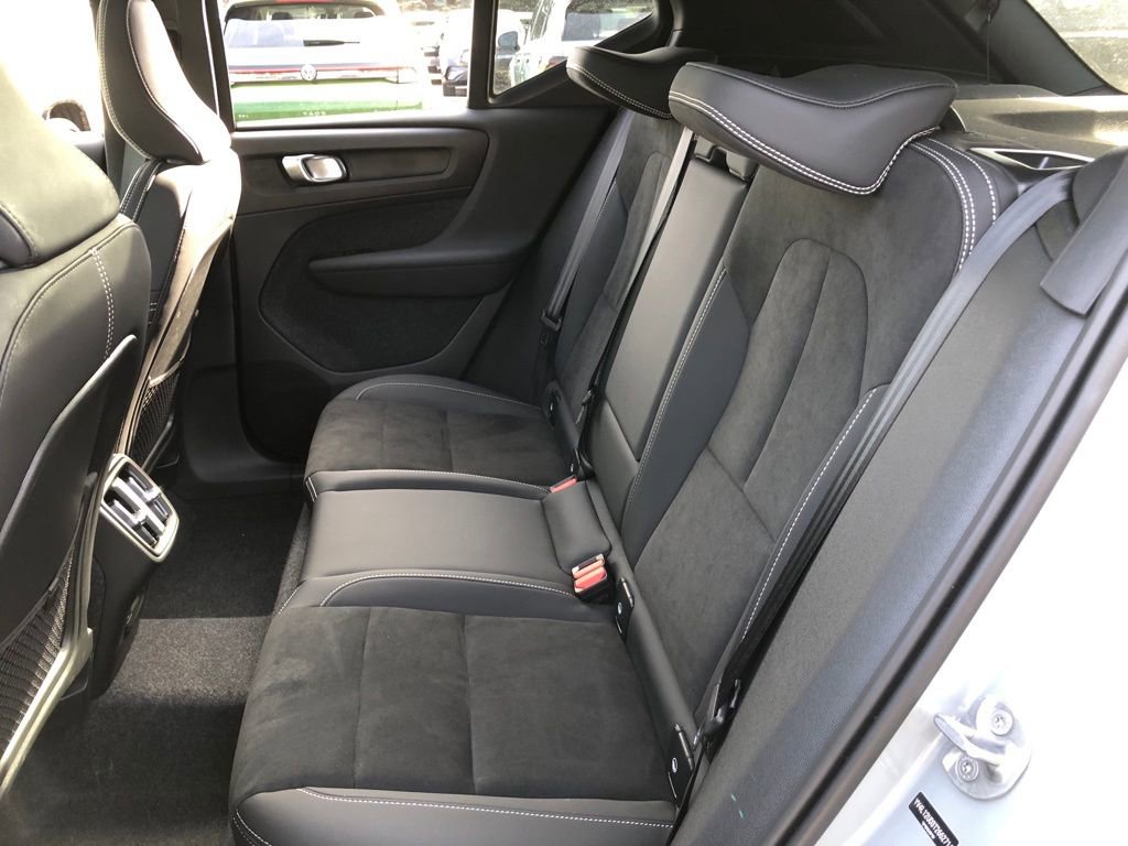 New 2026 Volvo XC40 B5 Ultra w/ Protection Package Premier AWD/4WD image 35
