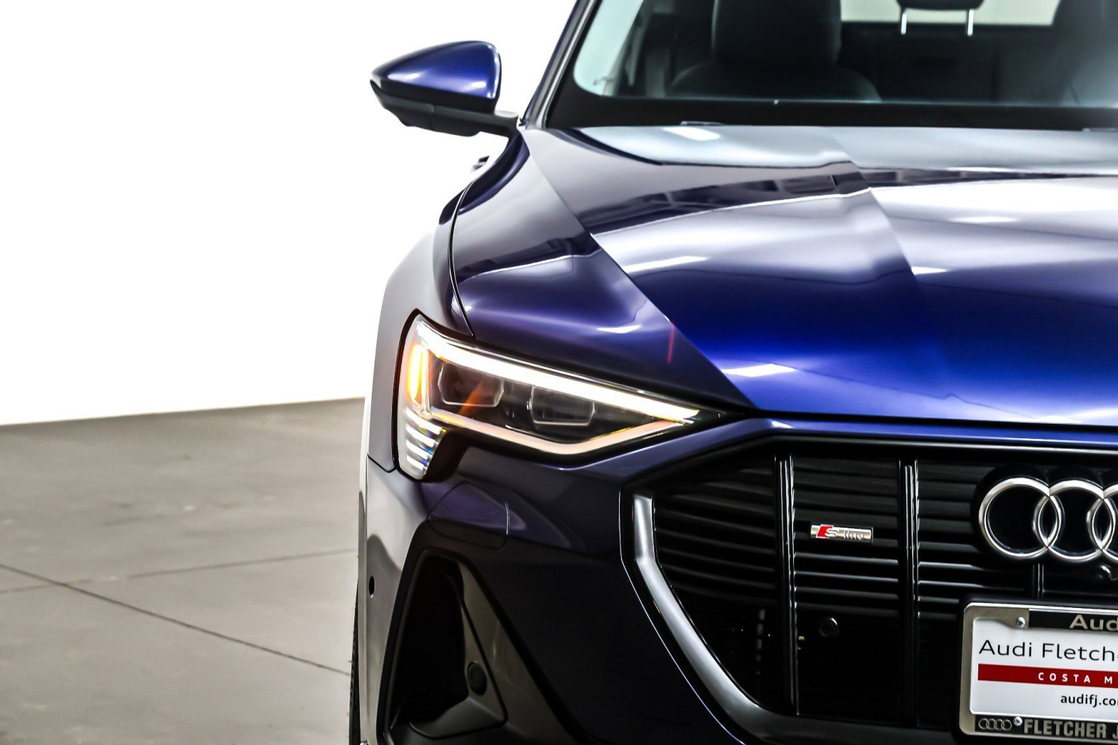 Used 2022 Audi e-tron Premium w/ Convenience Plus Package image 15