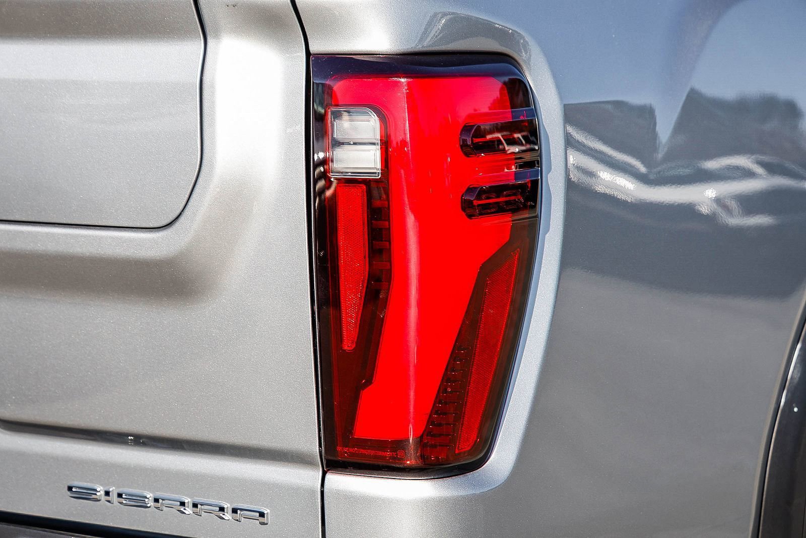 Used 2025 GMC Sierra 2500 Denali w/ Denali Reserve Package image 8