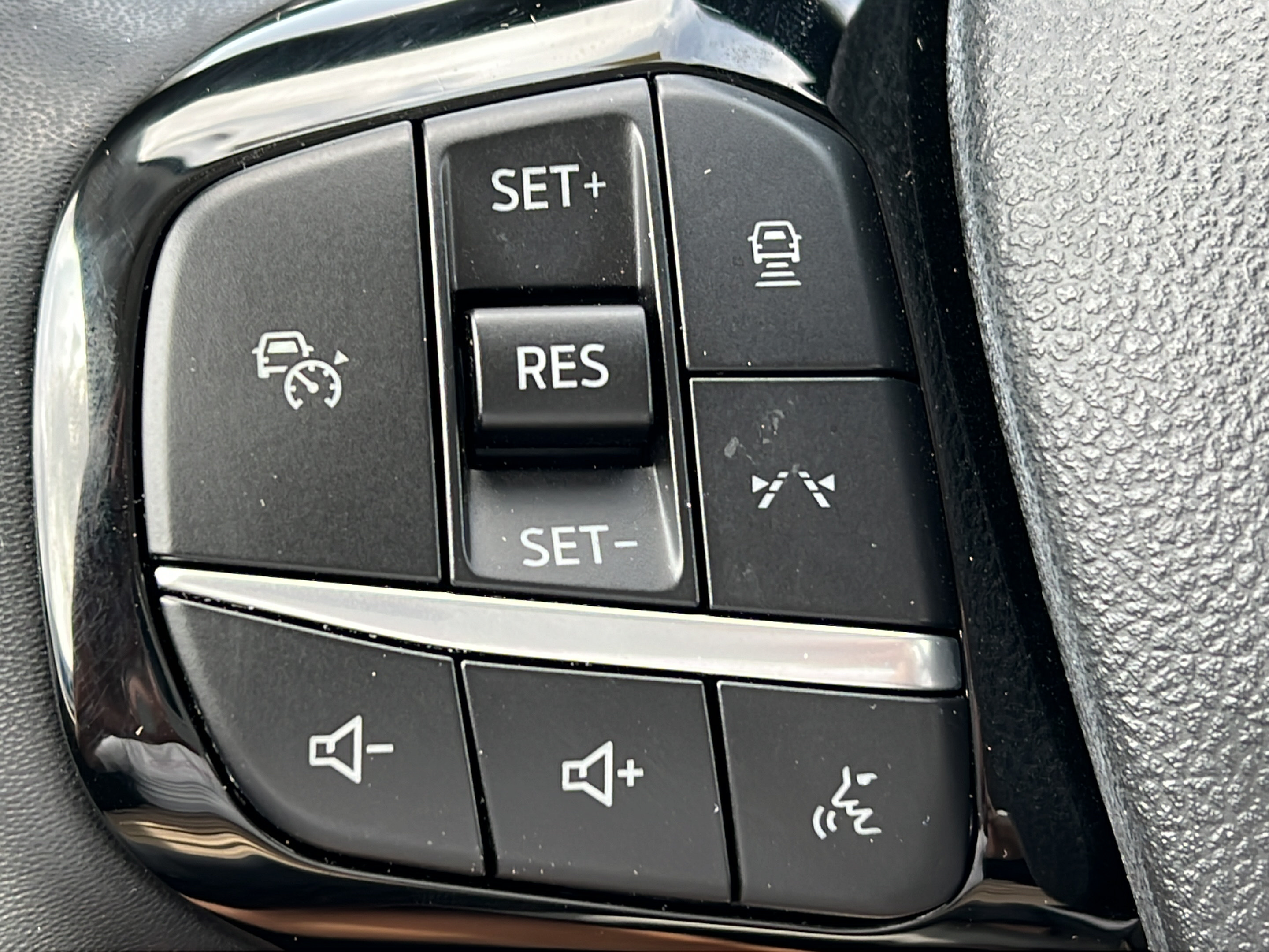 Used 2023 Ford Escape Platinum FWD image 23