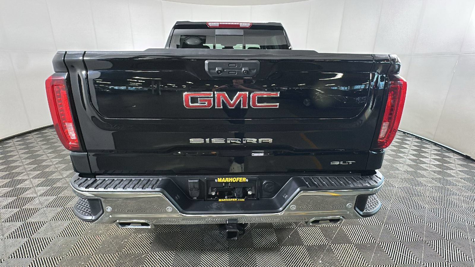 New 2026 GMC Sierra 1500 SLT w/ SLT Premium Plus Package AWD/4WD image 4