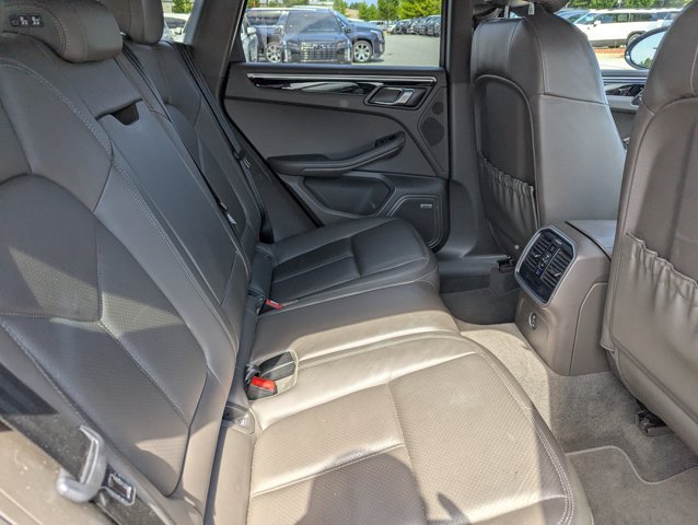 Used 2018 Porsche Macan AWD/4WD image 30