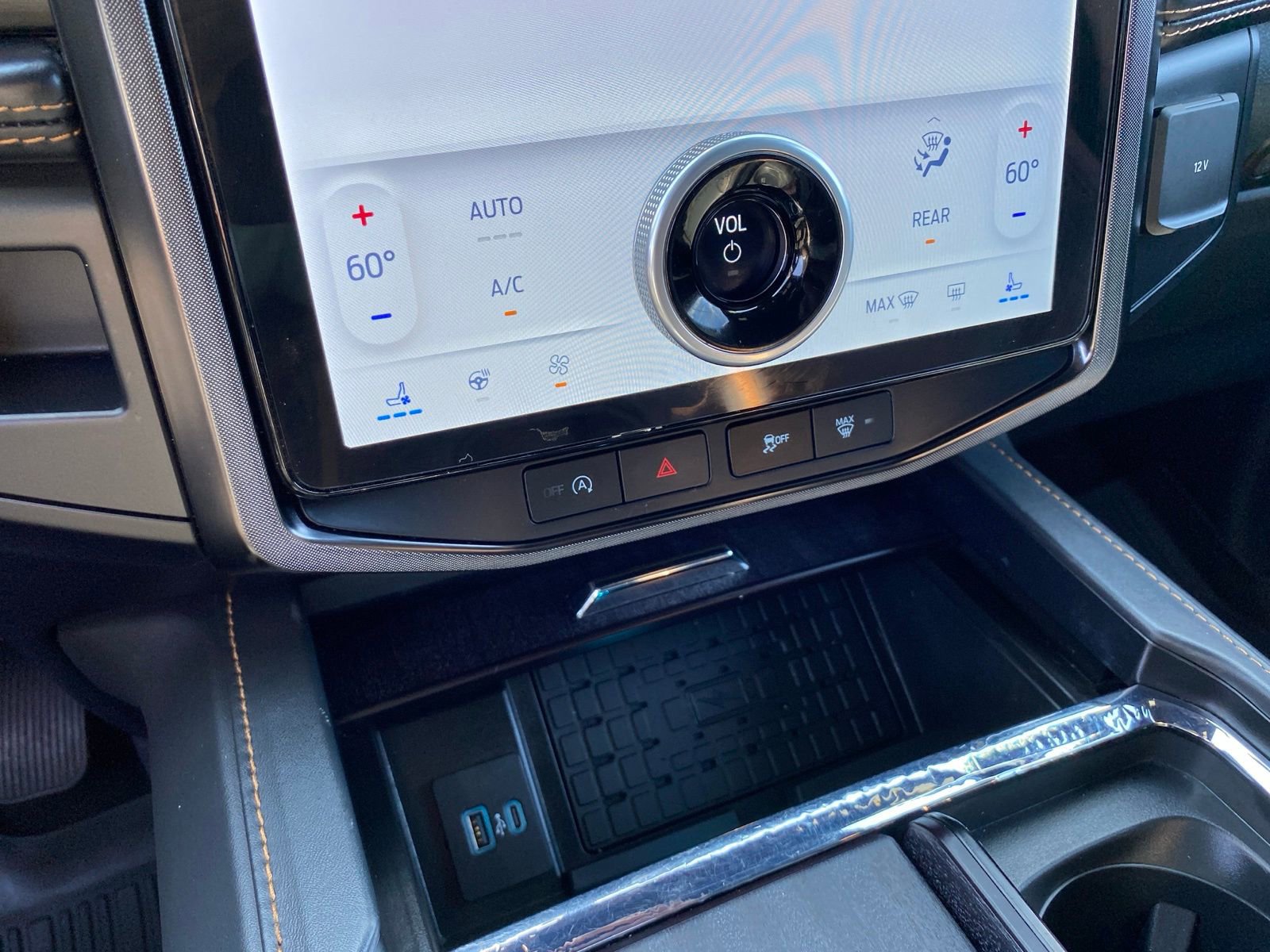 Used 2023 Ford Expedition Platinum image 14