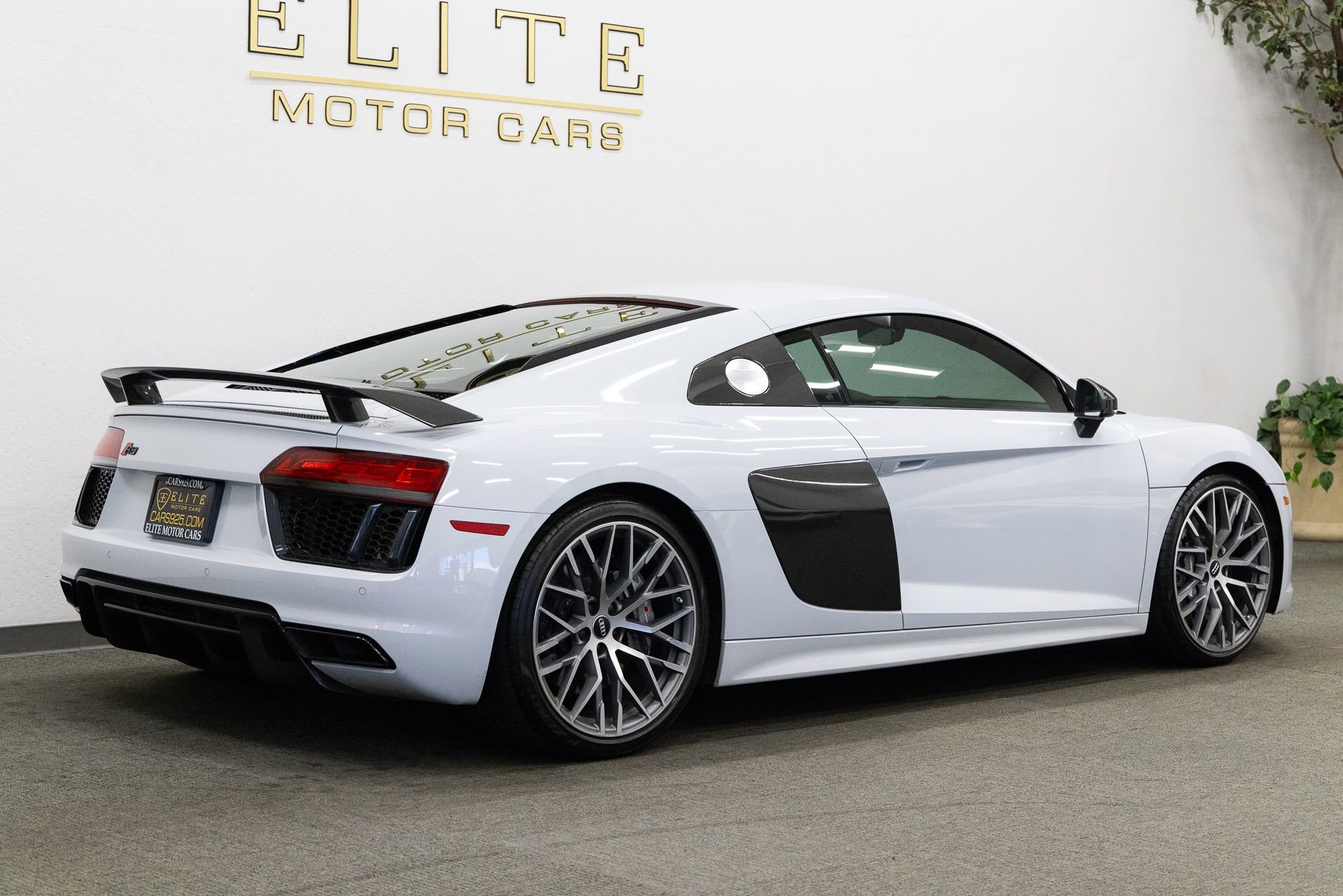 Used 2017 Audi R8 V10 plus AWD/4WD image 9