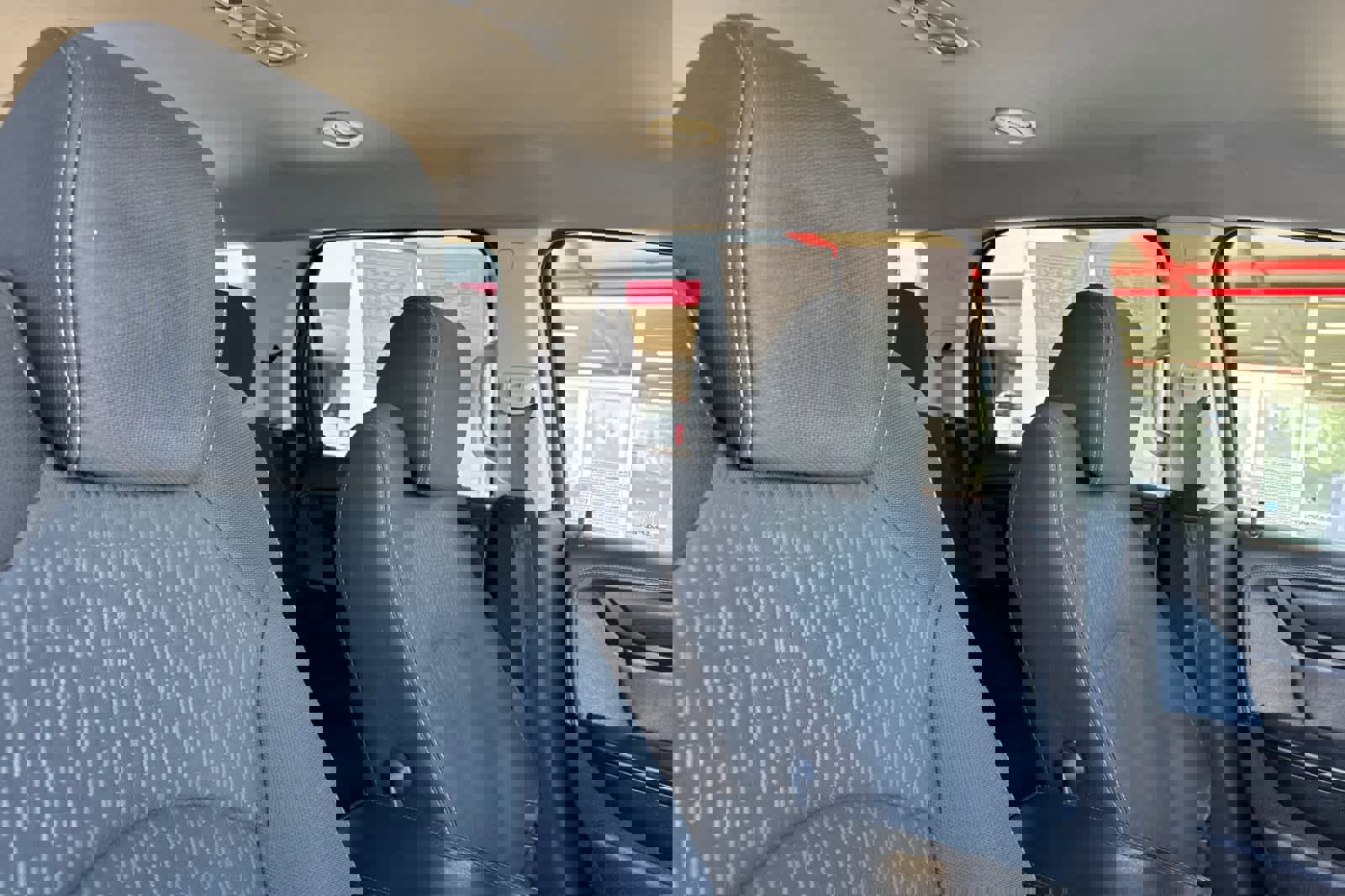 Used 2014 GMC Acadia SLE image 17