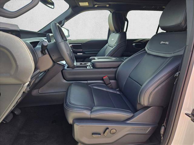 New 2027 Ford Expedition Platinum w/ Stealth Performance Package AWD/4WD image 4