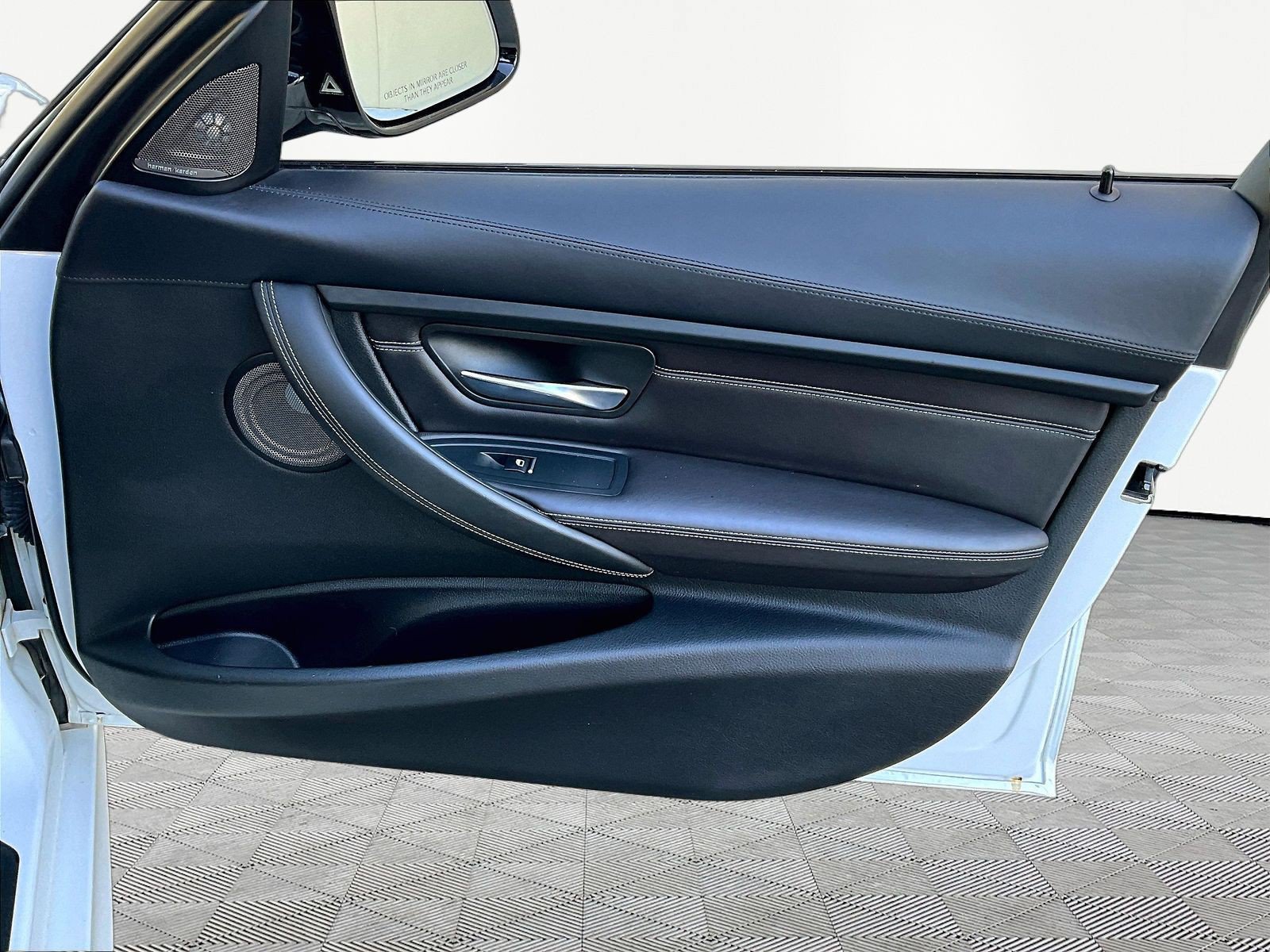 Used 2017 BMW M3 RWD image 28