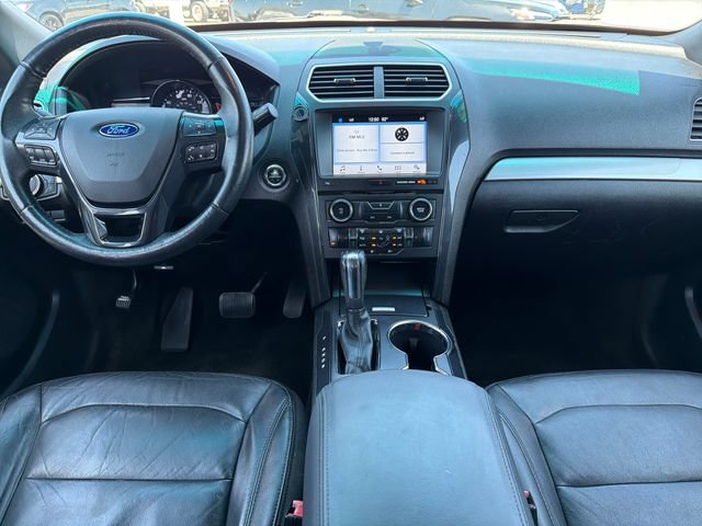 Used 2017 Ford Explorer XLT w/ Equipment Group 202A FWD image 9