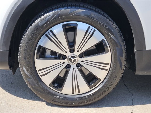 Used 2023 Mercedes-Benz EQB 300 4MATIC image 10