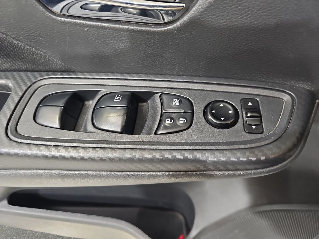 Used 2021 Nissan Versa SV FWD image 28