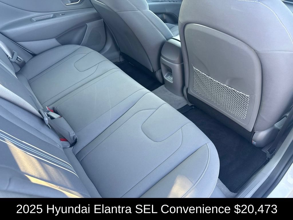 Used 2025 Hyundai Elantra SEL FWD image 18