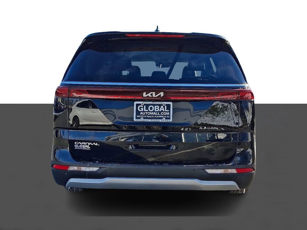 Used 2024 Kia Carnival LX image 6