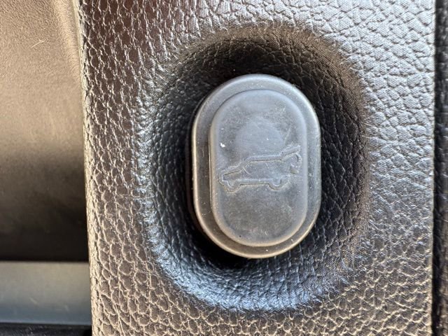 Used 2019 Chevrolet Tahoe LT w/ LT Signature Package AWD/4WD image 9