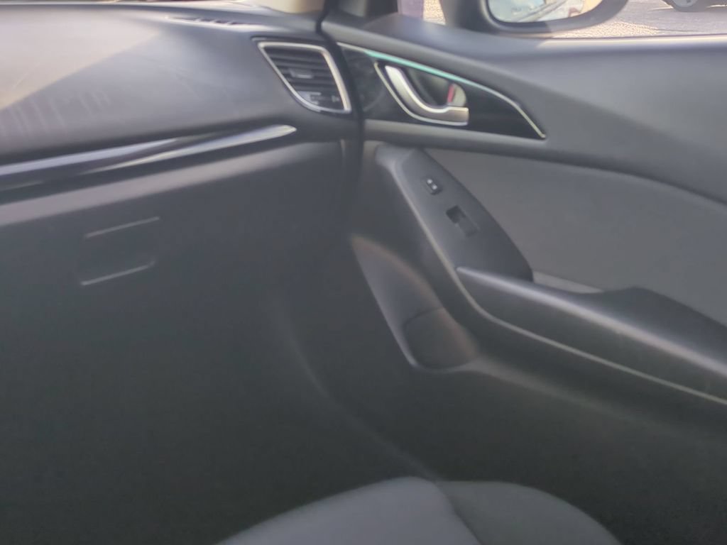 Used 2016 MAZDA MAZDA3 i Sport FWD image 18