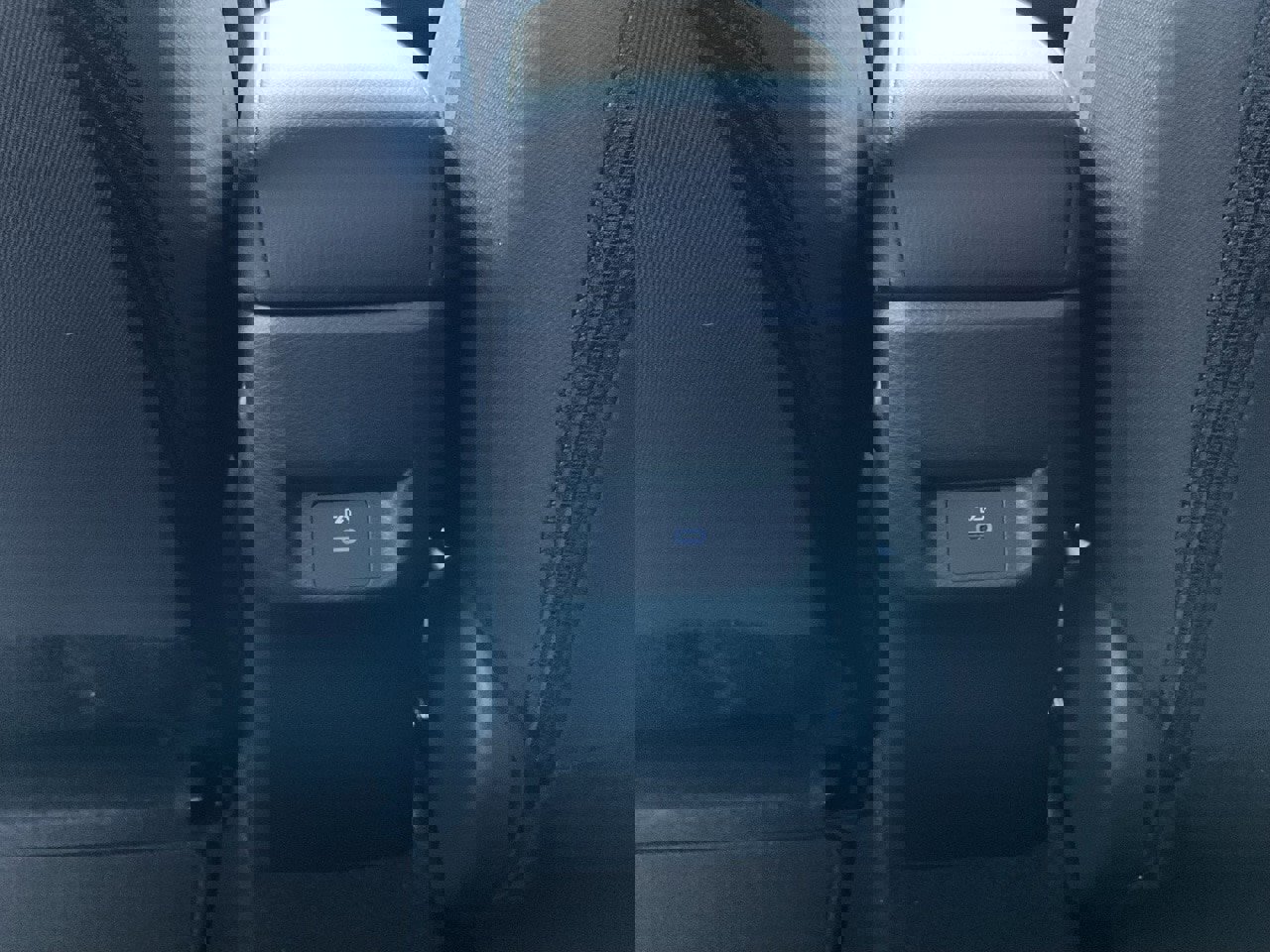 New 2025 Nissan Versa SR w/ Trunk Package image 16