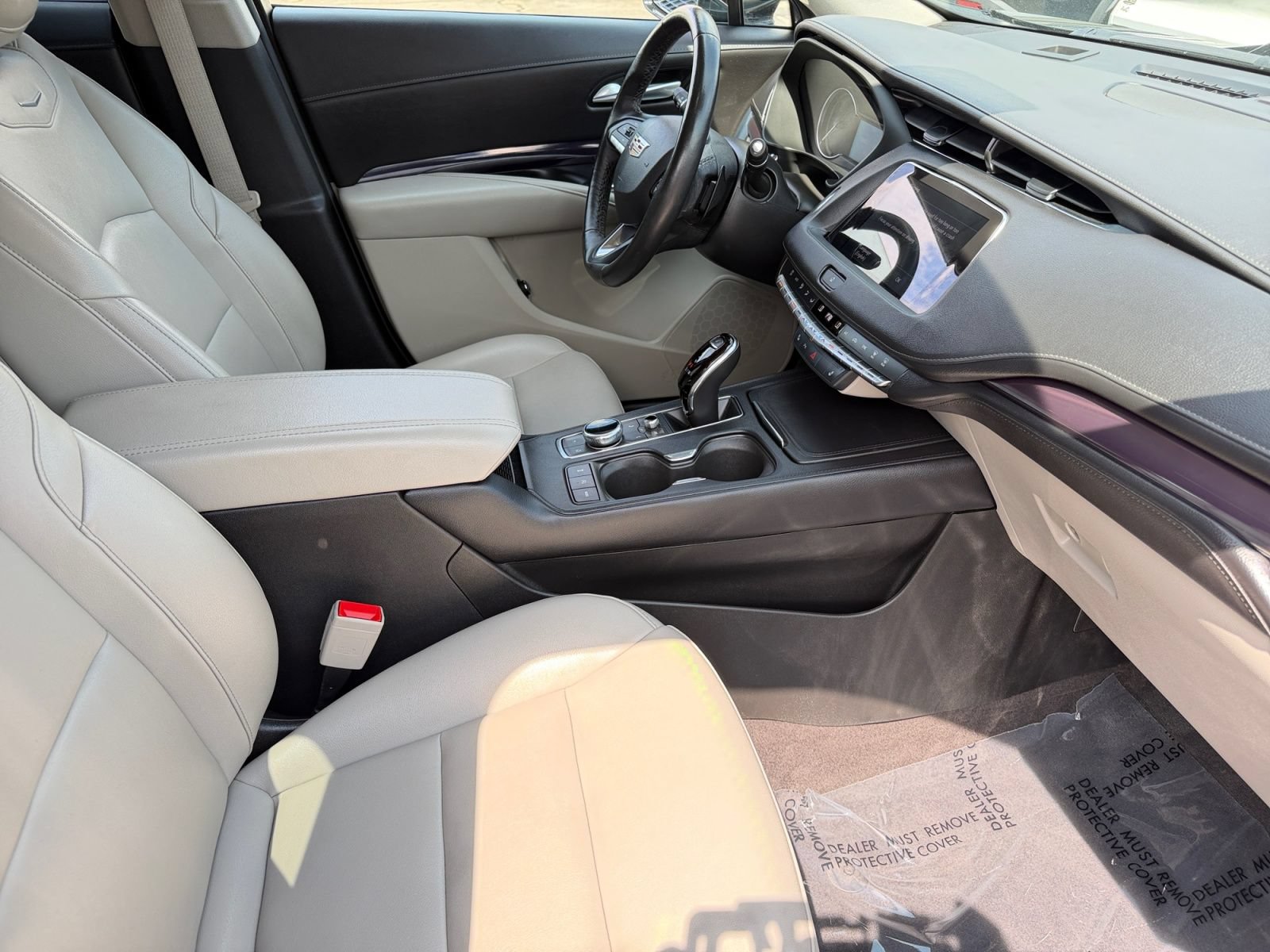 Used 2023 Cadillac XT4 Luxury AWD/4WD image 9