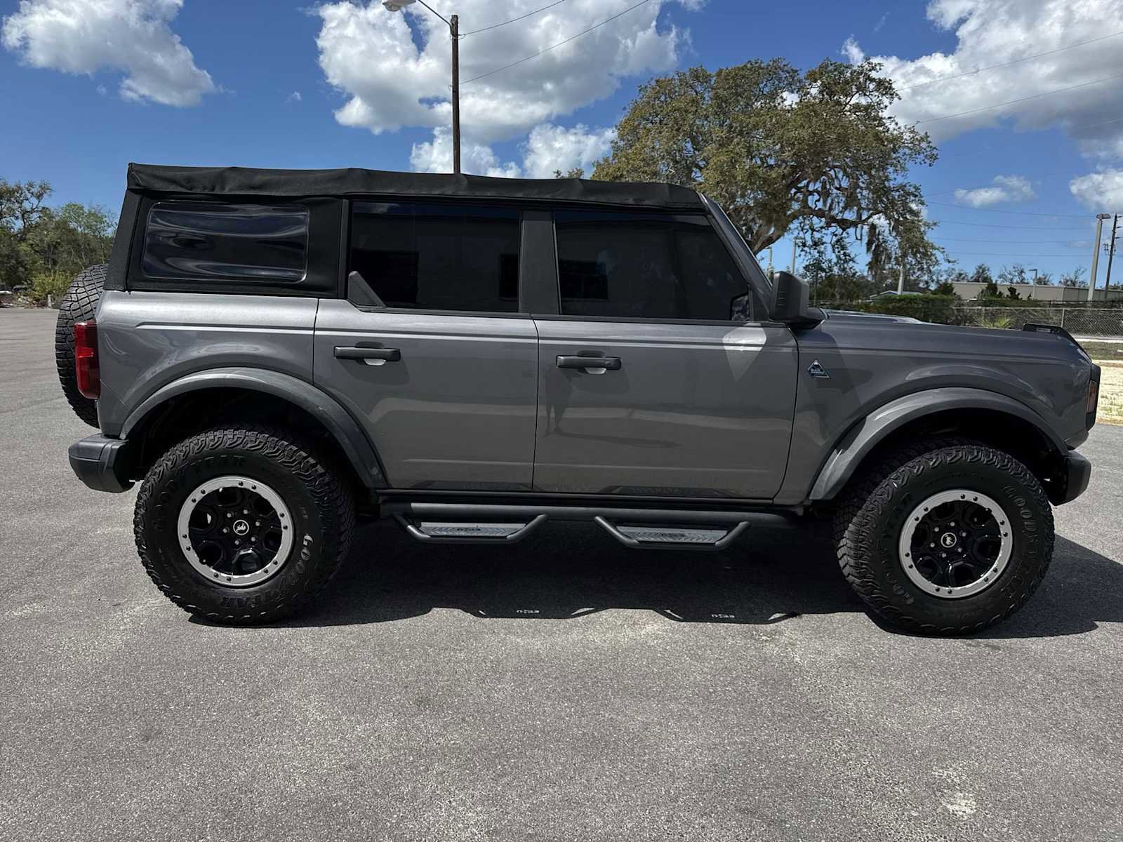 Used 2022 Ford Bronco Black Diamond w/ Sasquatch Package image 7