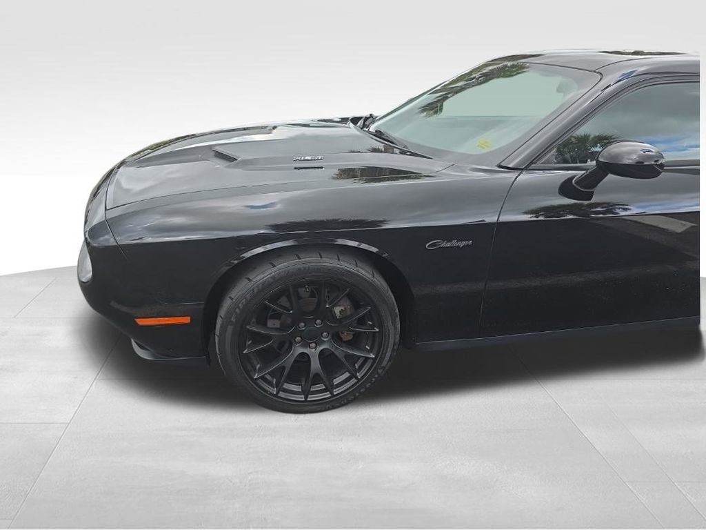 Certified 2015 Dodge Challenger R/T Plus image 16