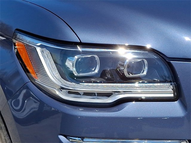 Used 2022 Lincoln Navigator Reserve image 9