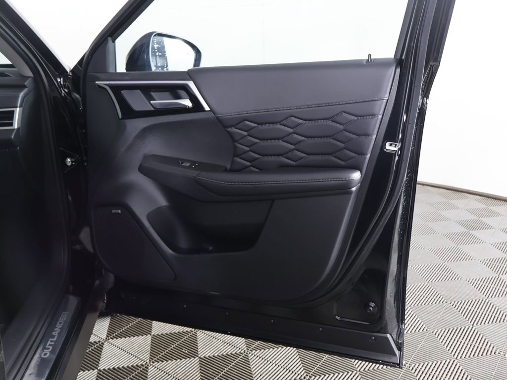 New 2026 Mitsubishi Outlander SEL image 30
