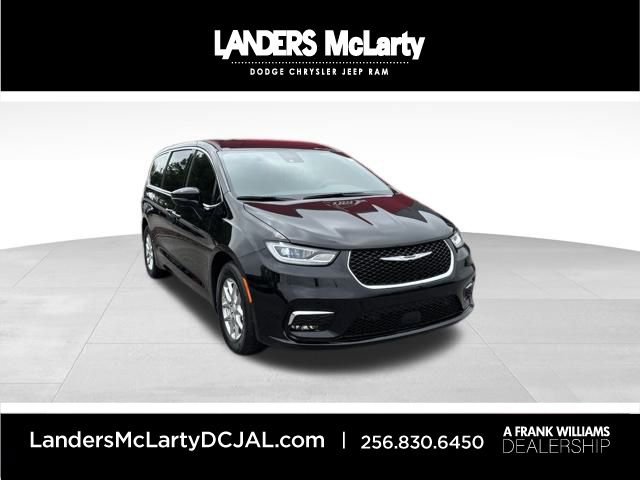 New 2026 Chrysler Pacifica Select image 1