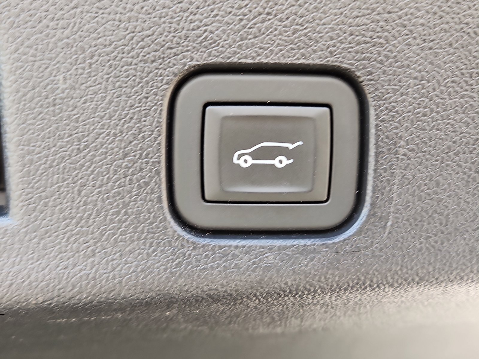 Used 2025 Buick Enclave Preferred w/ Power Package FWD image 10