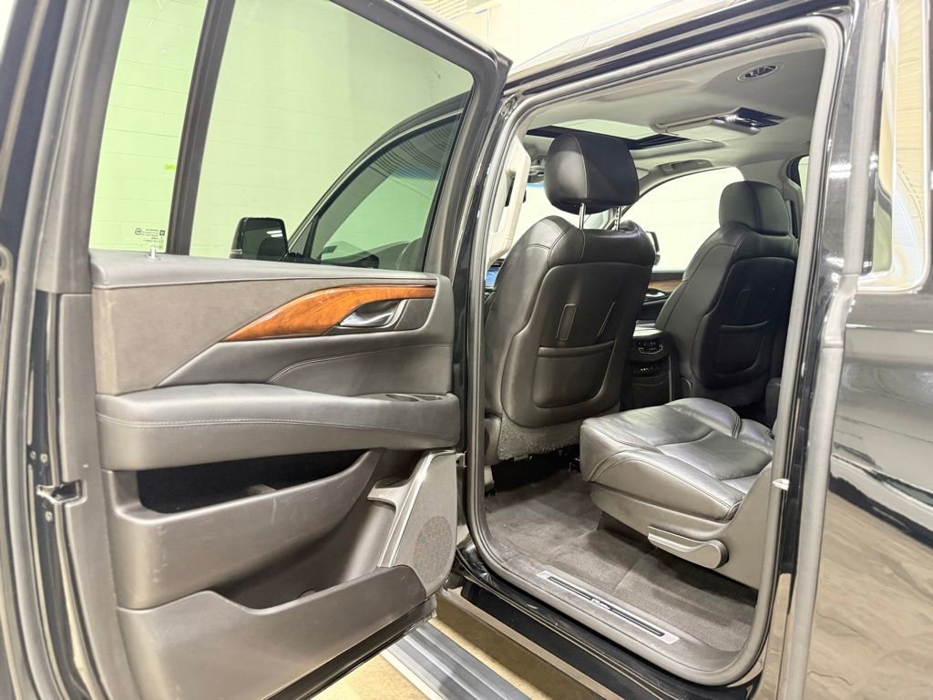 Used 2016 Cadillac Escalade ESV Premium AWD/4WD image 31