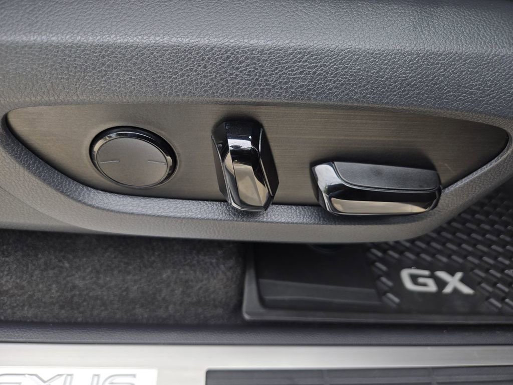Used 2024 Lexus GX 550 image 29
