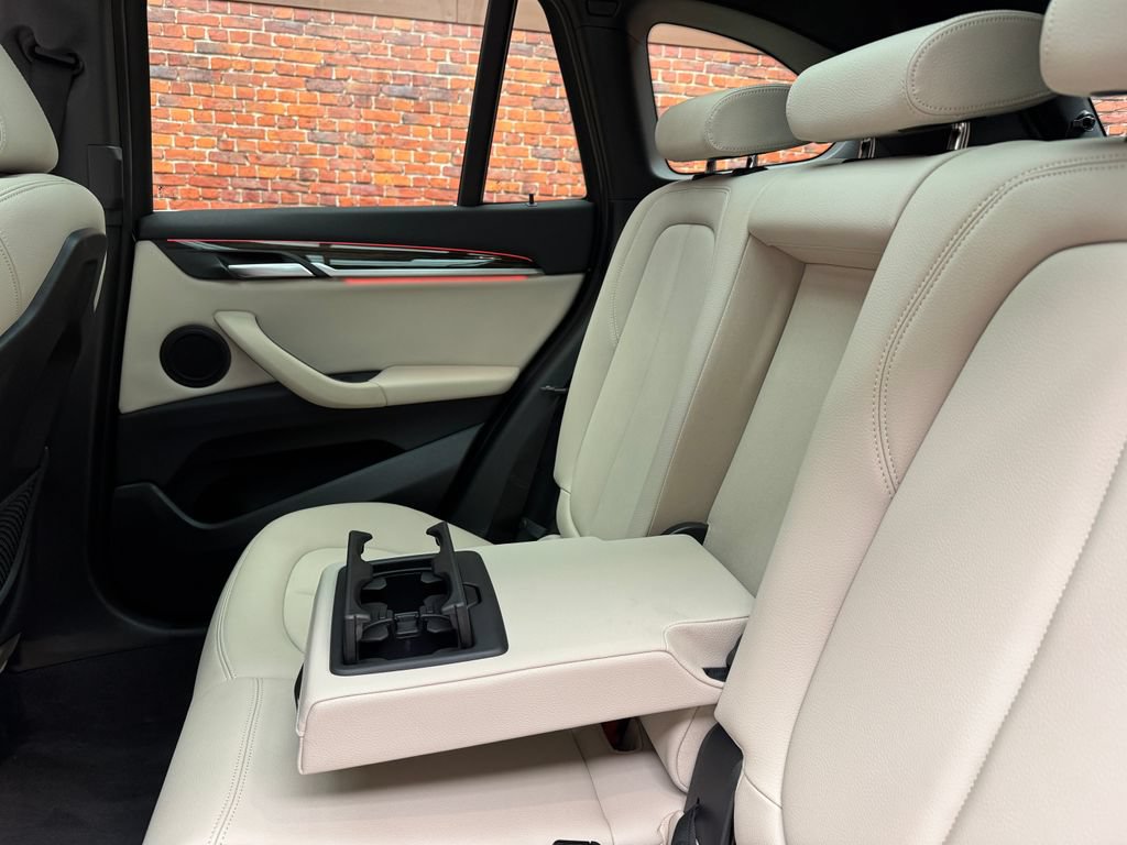 Used 2022 BMW X1 xDrive28i w/ Convenience Package AWD/4WD image 11