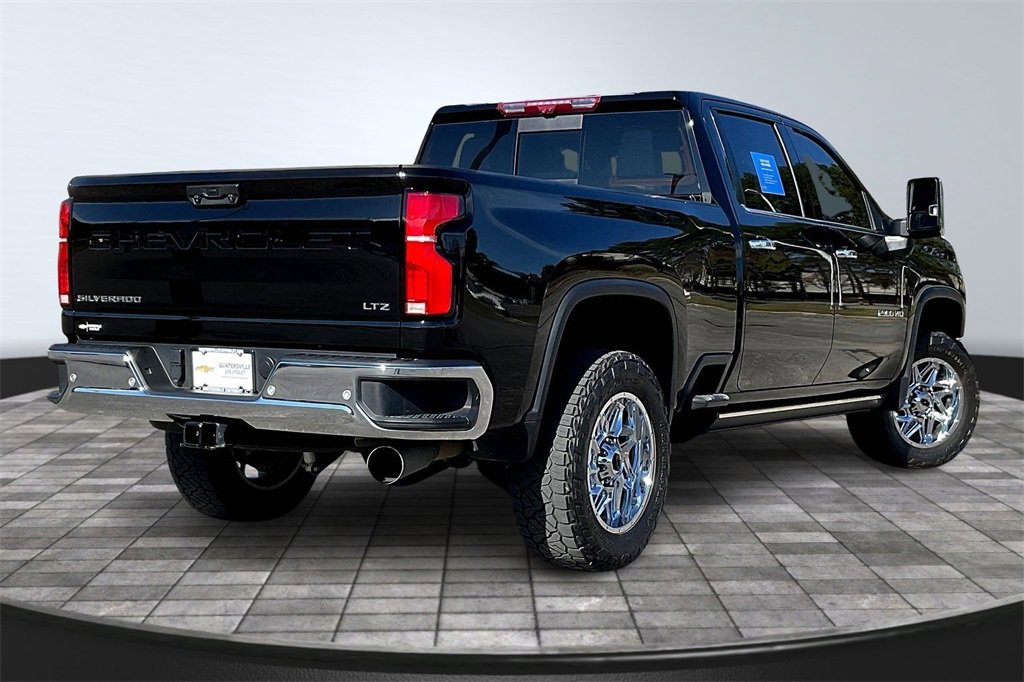 Used 2024 Chevrolet Silverado 2500 LTZ w/ LTZ Convenience Package image 2