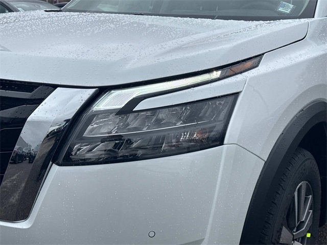 New 2025 Nissan Pathfinder SL image 10