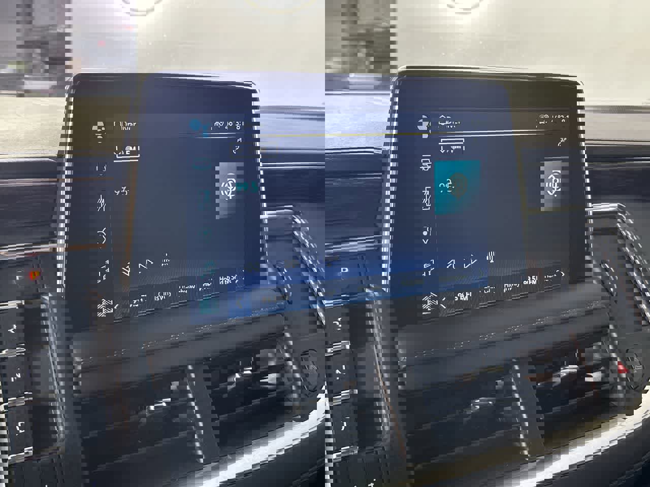 Used 2024 Chevrolet Suburban LT image 16