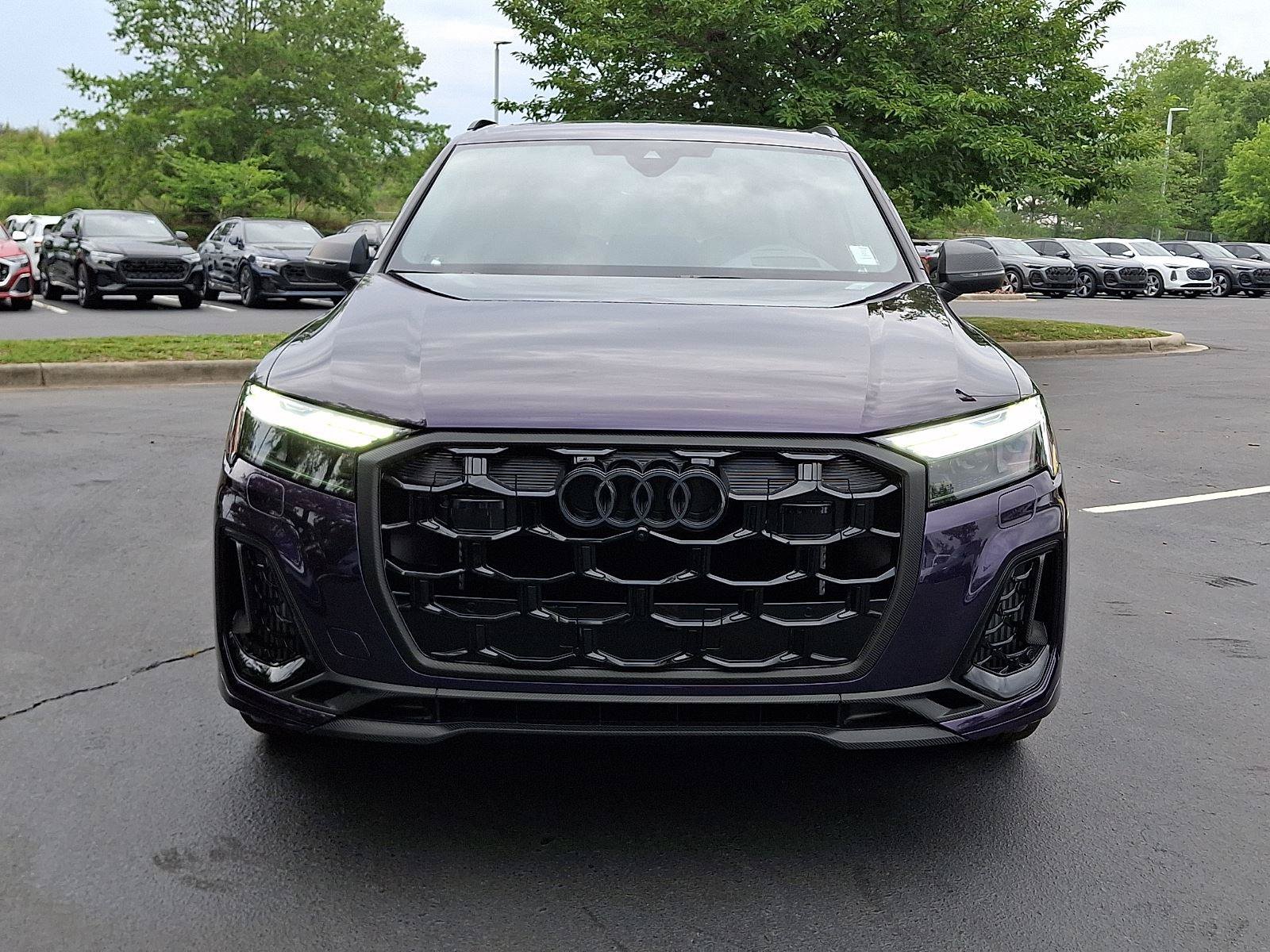 Used 2025 Audi SQ7 Prestige w/ Prestige Package AWD/4WD image 2