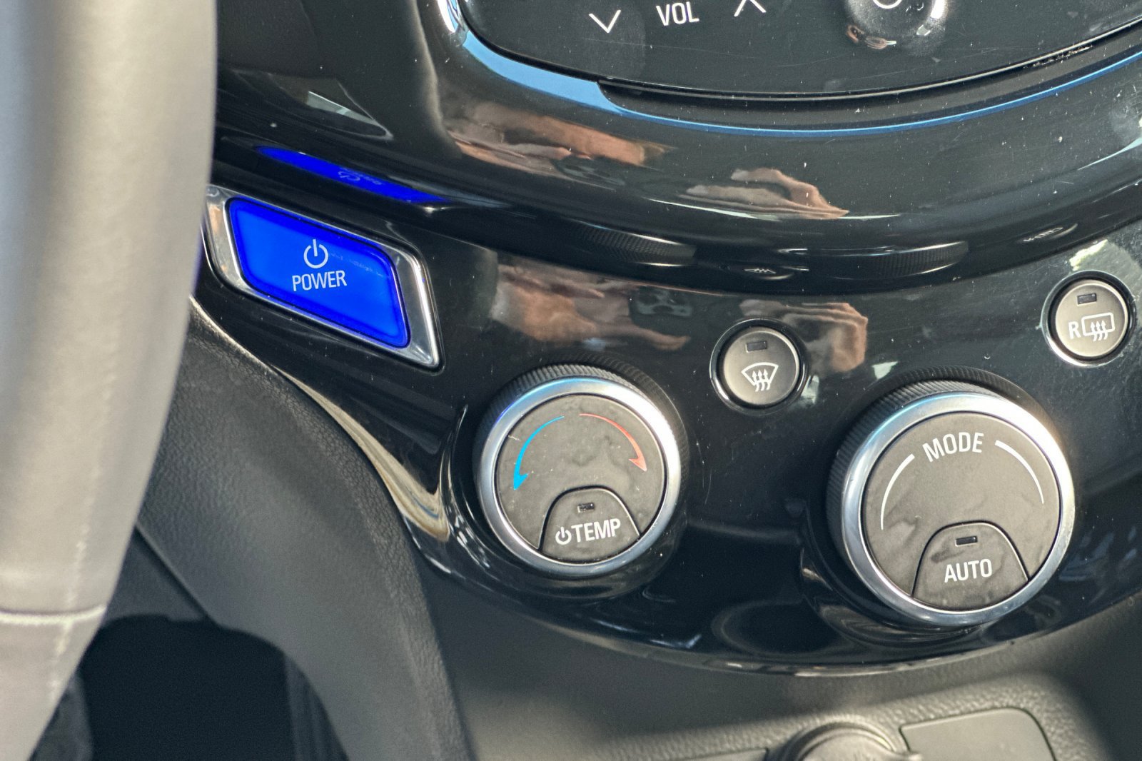 Used 2014 Chevrolet Spark LT FWD image 29