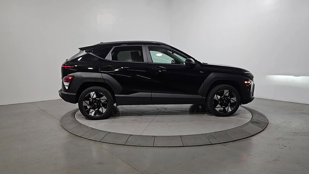 Certified 2025 Hyundai Kona SEL AWD/4WD image 7