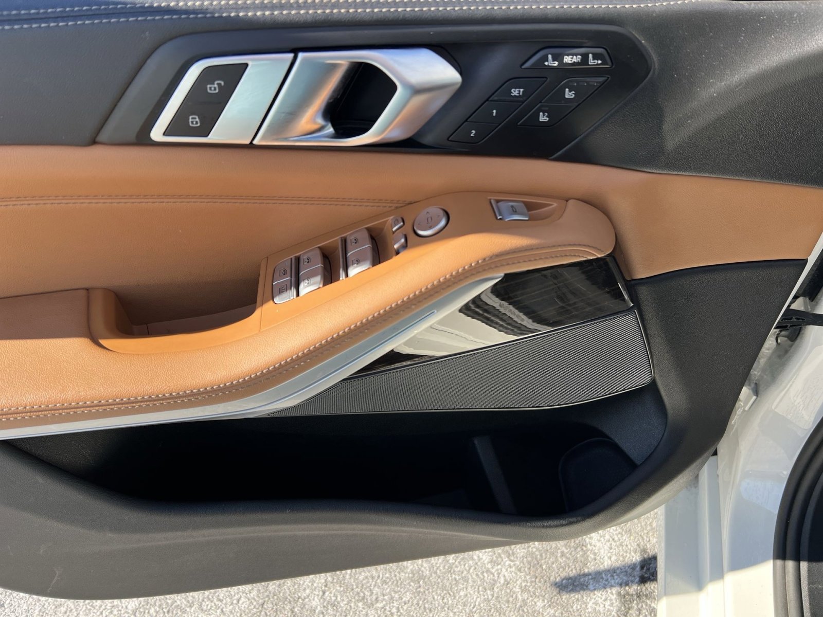 Used 2024 BMW X7 xDrive40i w/ Executive Package image 15