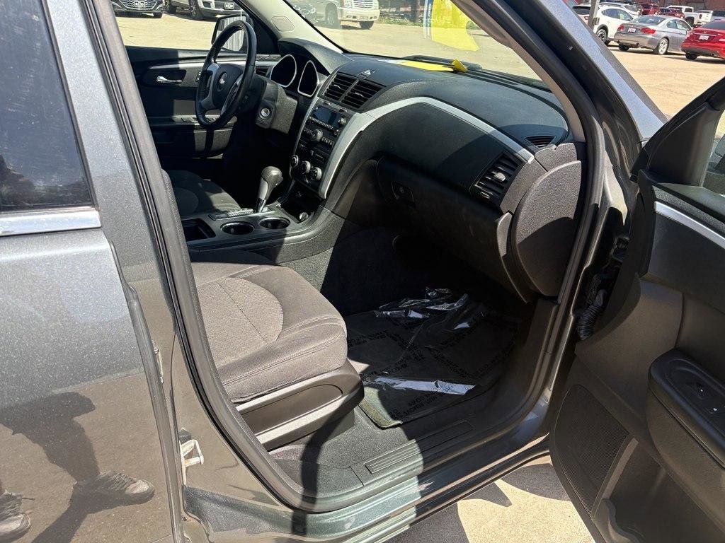 Used 2010 Chevrolet Traverse LT FWD image 10