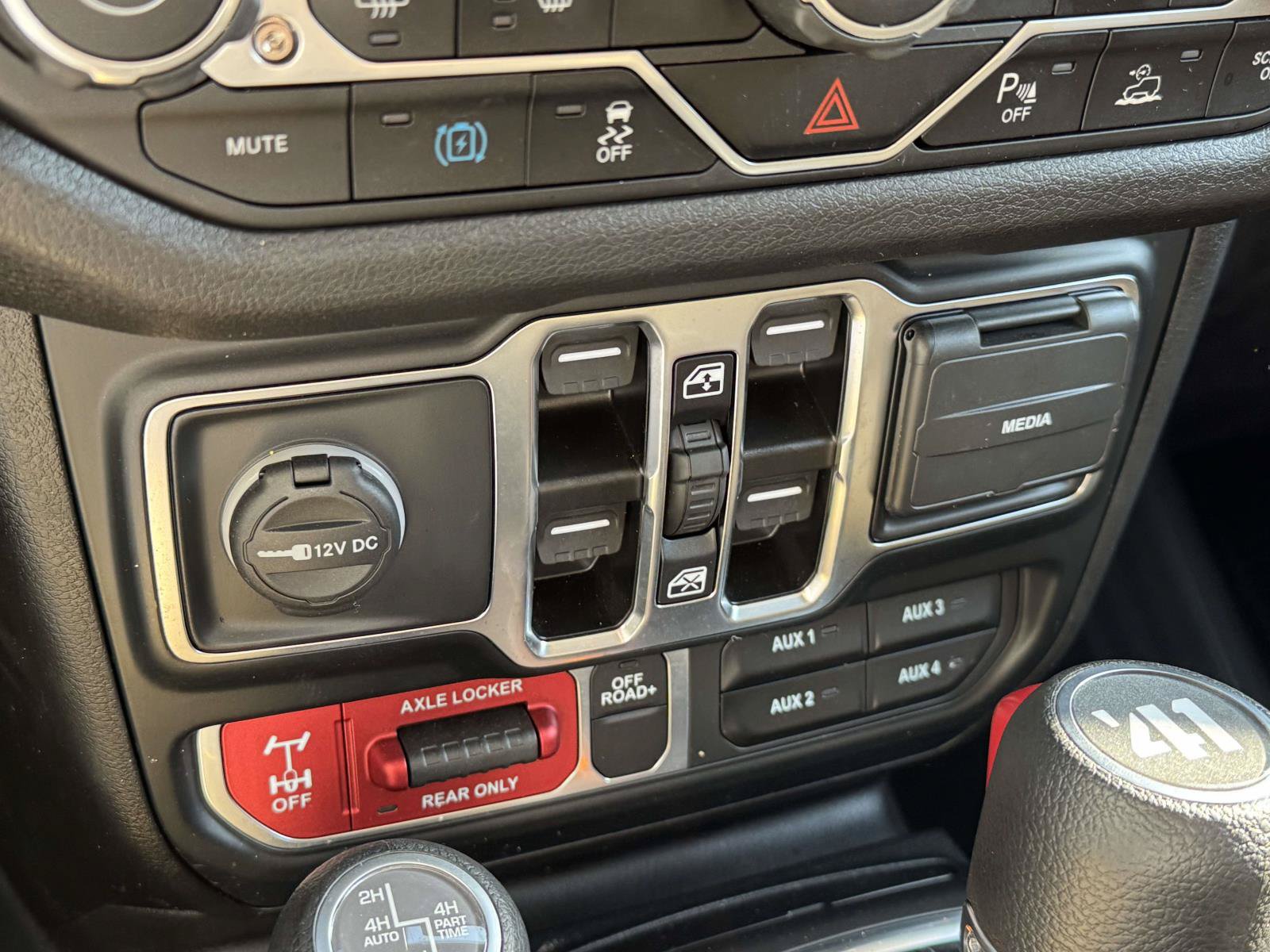 Used 2025 Jeep Wrangler Unlimited Sport S 4xe AWD/4WD image 16