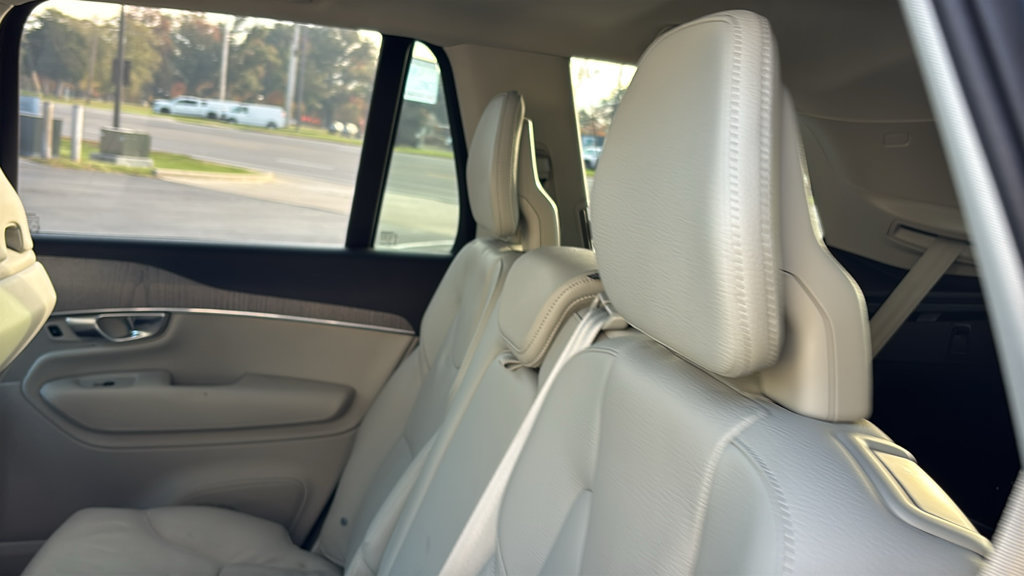 Certified 2025 Volvo XC90 T8 Plus w/ Protection Package Premier AWD/4WD image 12
