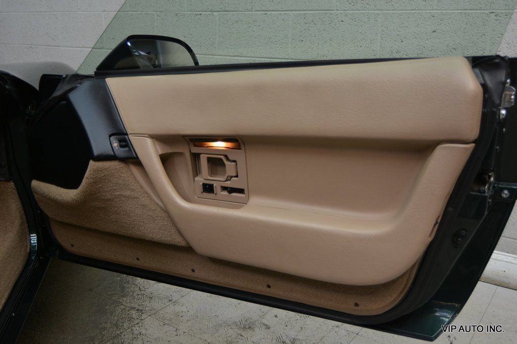 Used 1992 Chevrolet Corvette Coupe RWD image 8