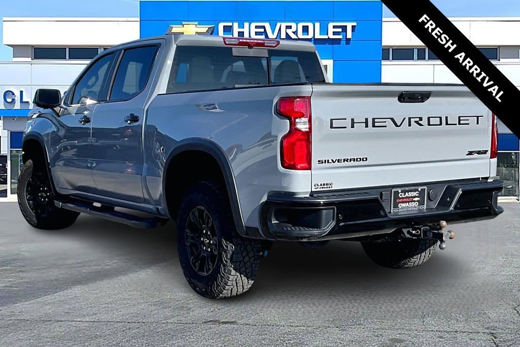 Used 2025 Chevrolet Silverado 1500 ZR2 w/ Dark Appearance Package image 4