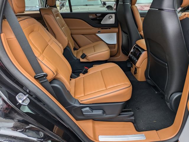 Used 2025 Lincoln Aviator Black Label image 12