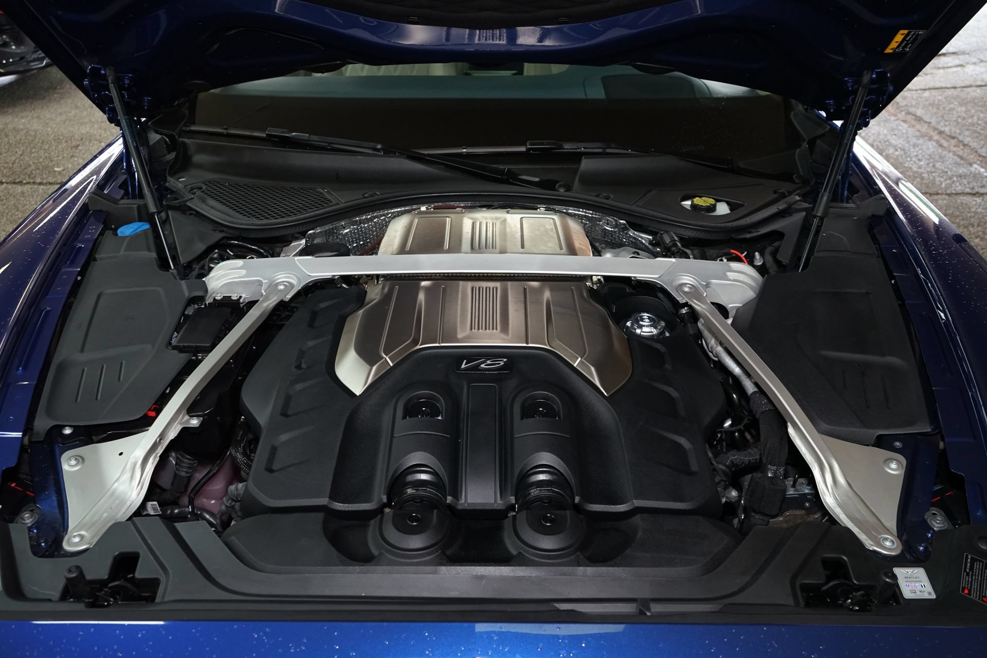 Used 2022 Bentley Flying Spur V8 AWD/4WD image 33