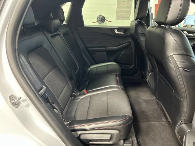 Used 2025 Ford Escape ST-Line Select AWD/4WD image 18
