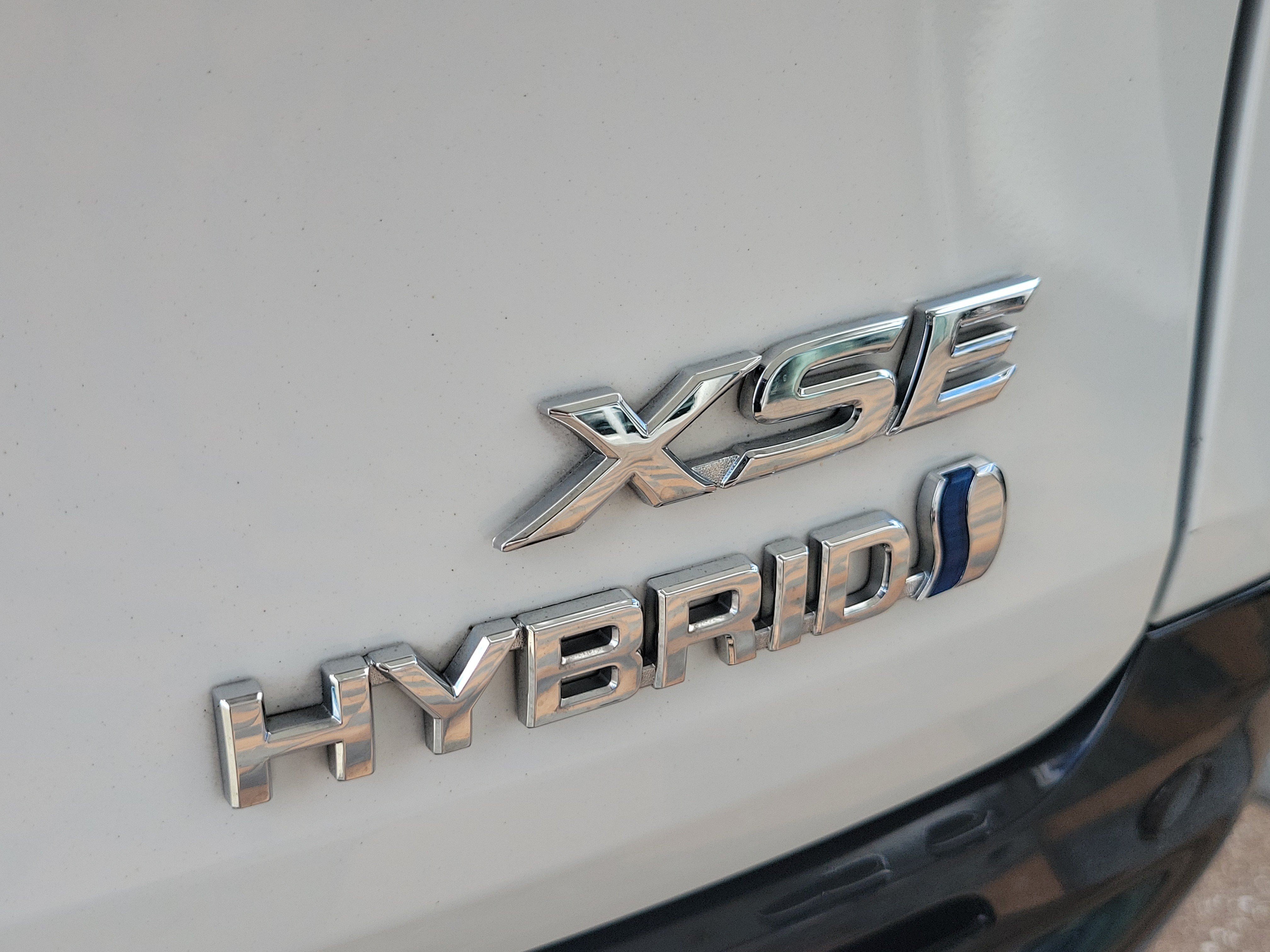 Used 2022 Toyota Sienna XSE FWD image 9