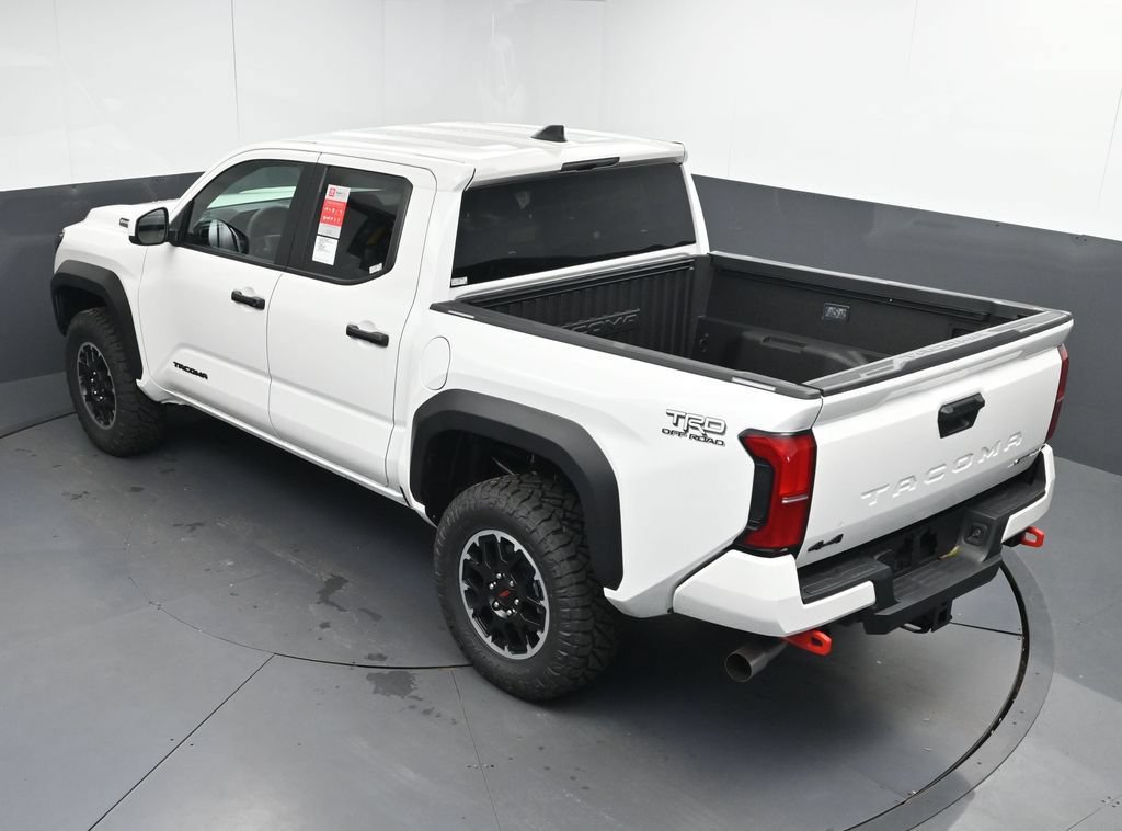 Used 2025 Toyota Tacoma TRD Off-Road AWD/4WD image 40