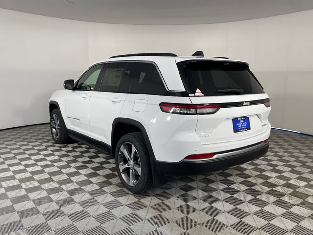 New 2026 Jeep Grand Cherokee Limited w/ Luxury Tech Group II AWD/4WD image 11