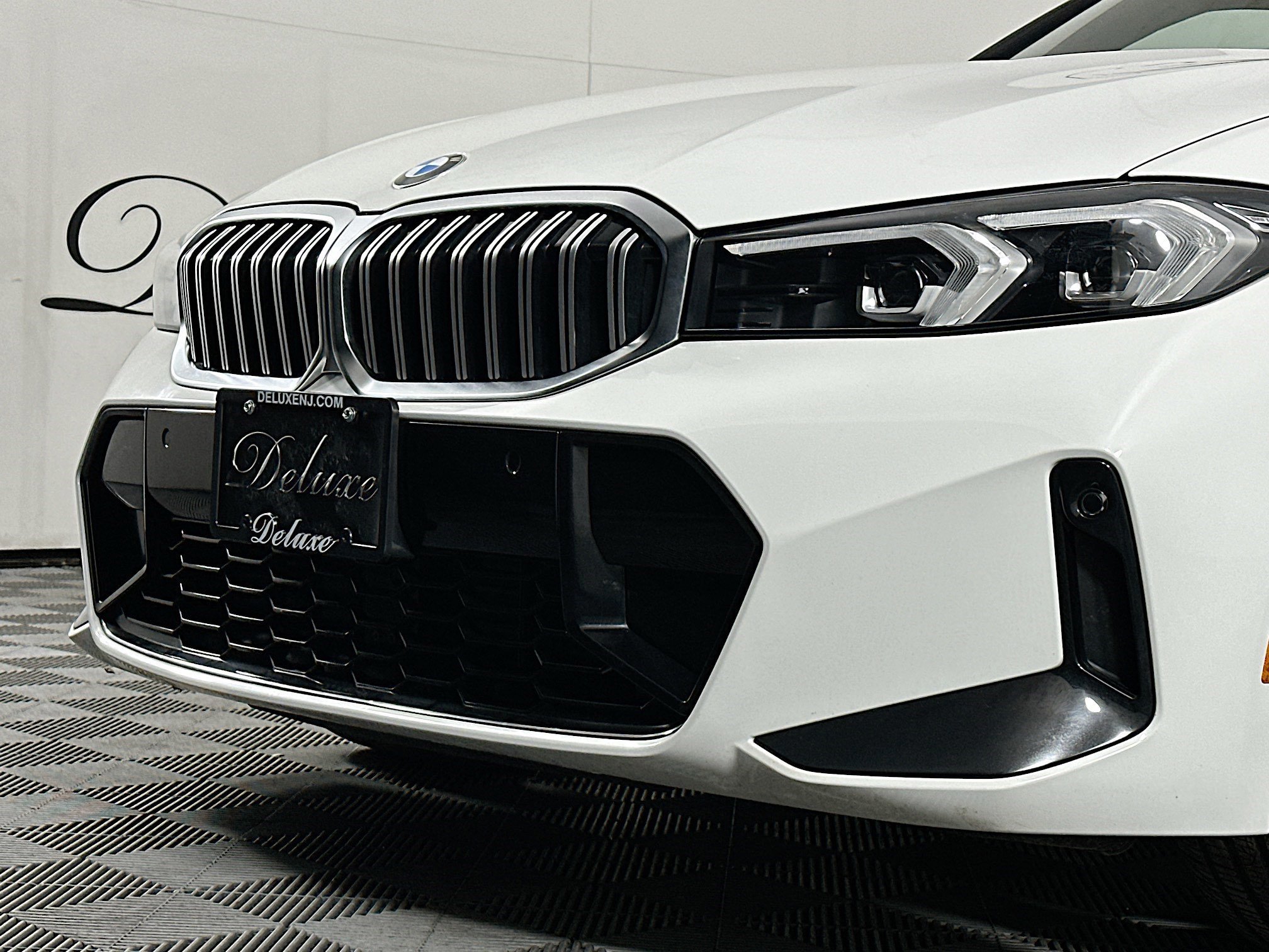 Used 2025 BMW 330i xDrive Sedan w/ M Sport Package image 34